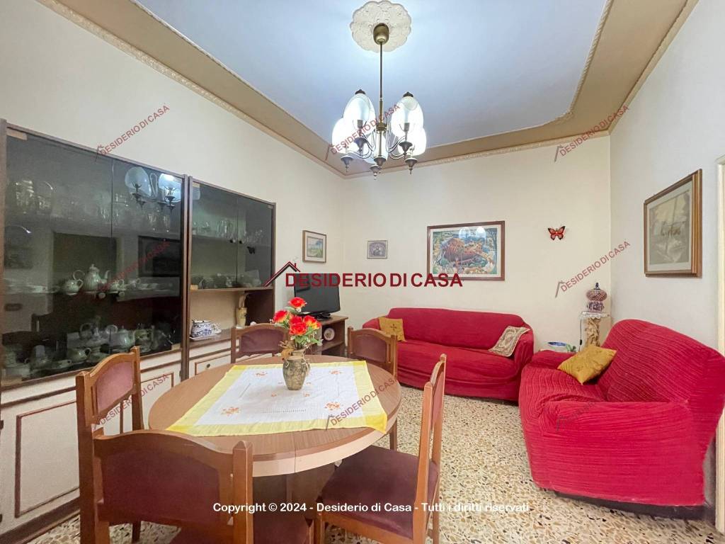 casa indipendente in vendita a Campofelice di Roccella