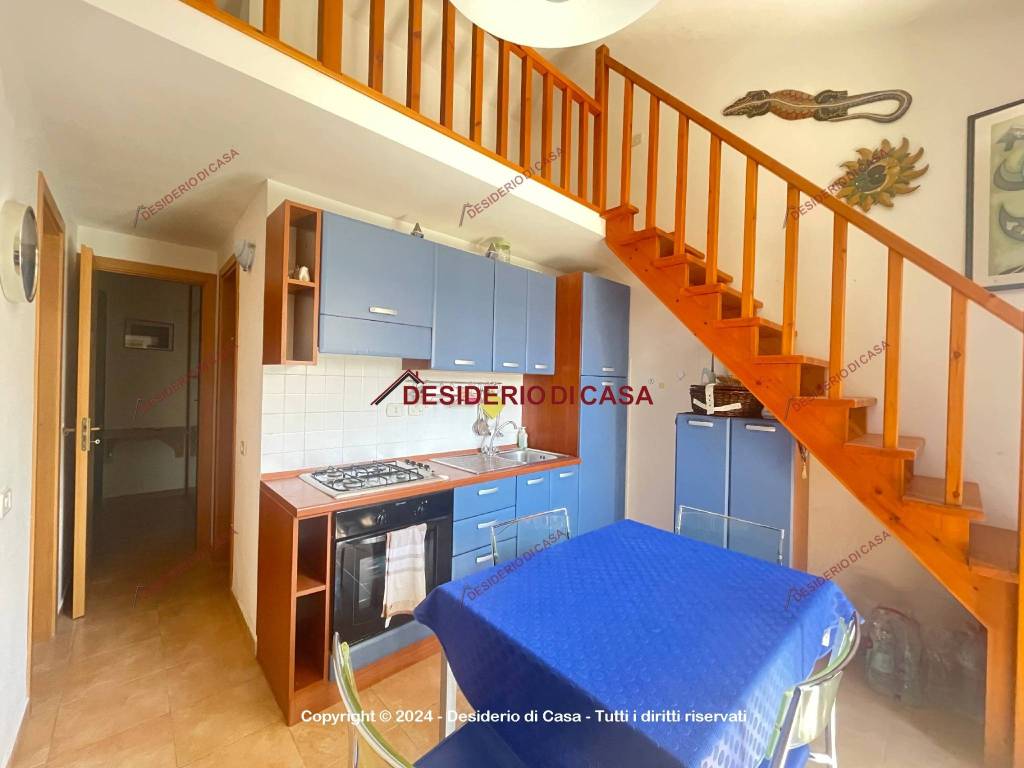 casa indipendente in vendita a Campofelice di Roccella