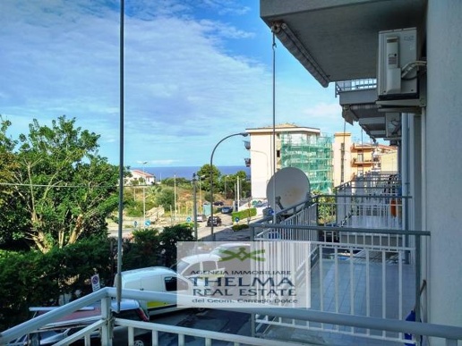 appartamento in vendita a Campofelice di Roccella