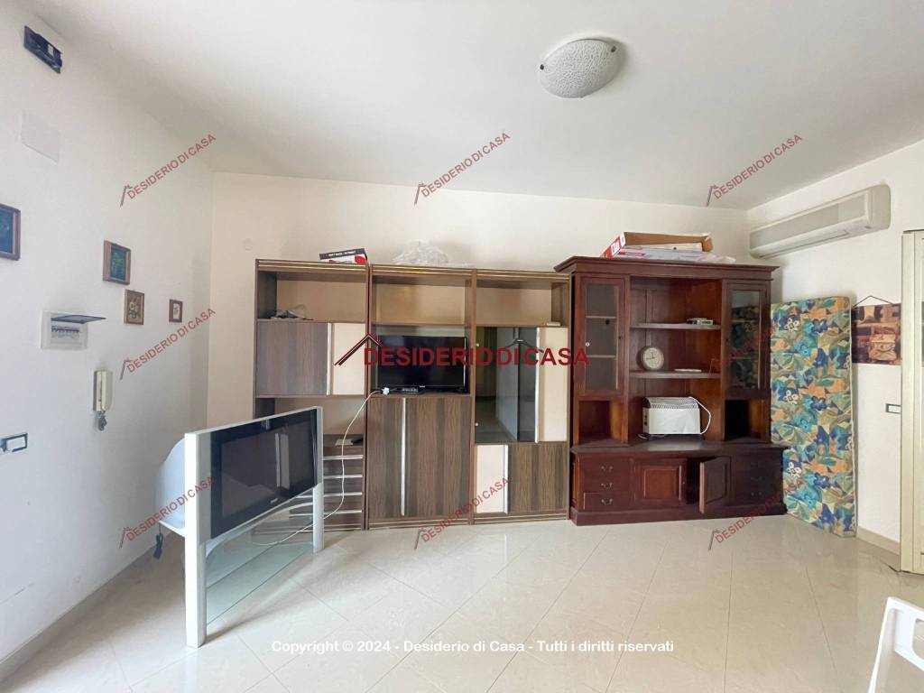 appartamento in vendita a Campofelice di Roccella