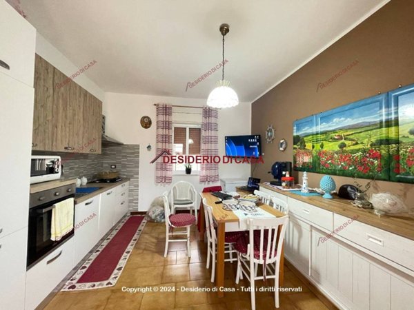 appartamento in vendita a Campofelice di Roccella
