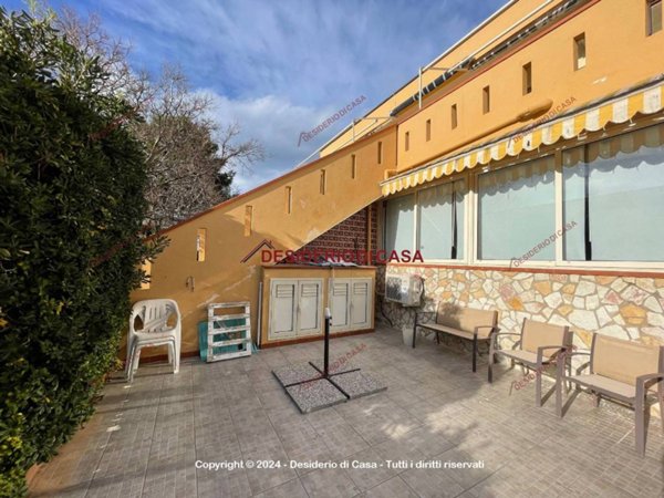 appartamento in vendita a Campofelice di Roccella