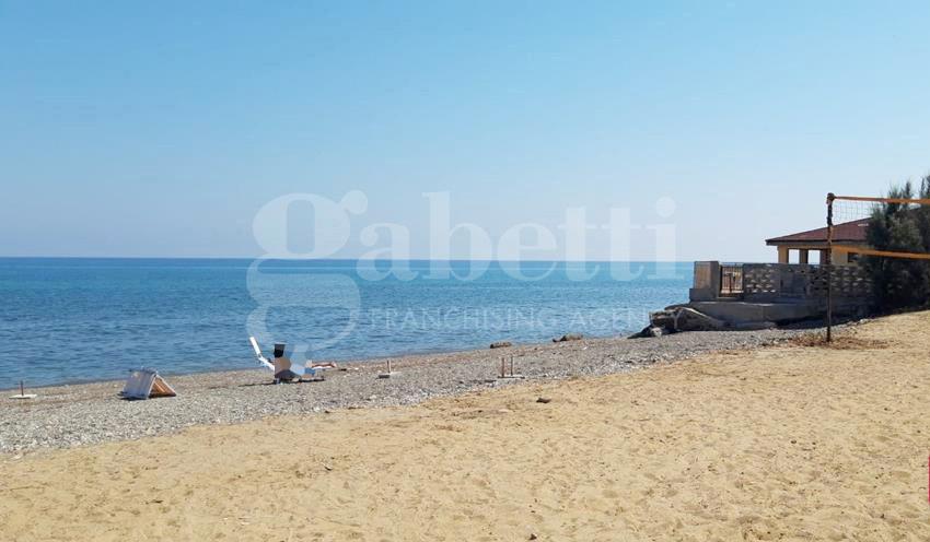casa indipendente in vendita a Campofelice di Roccella