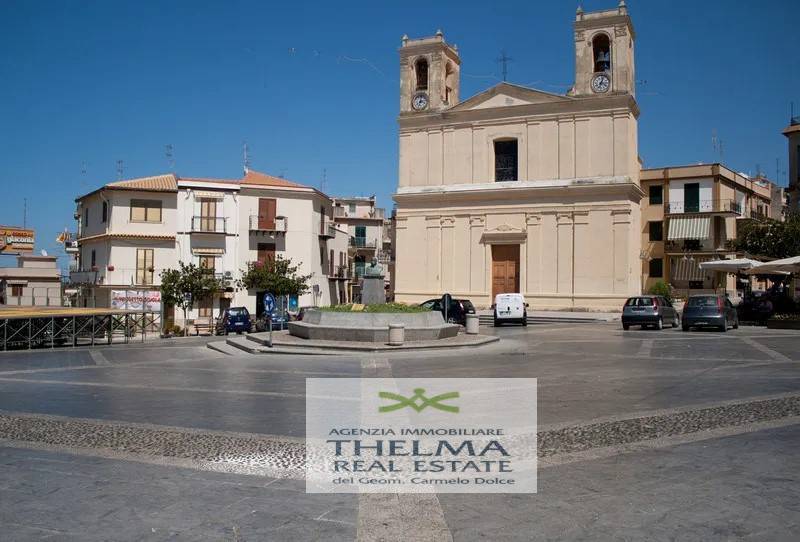 appartamento in vendita a Campofelice di Roccella