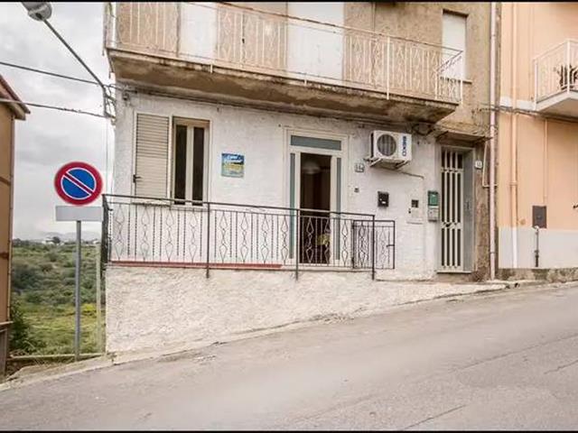 appartamento in vendita a Campofelice di Roccella
