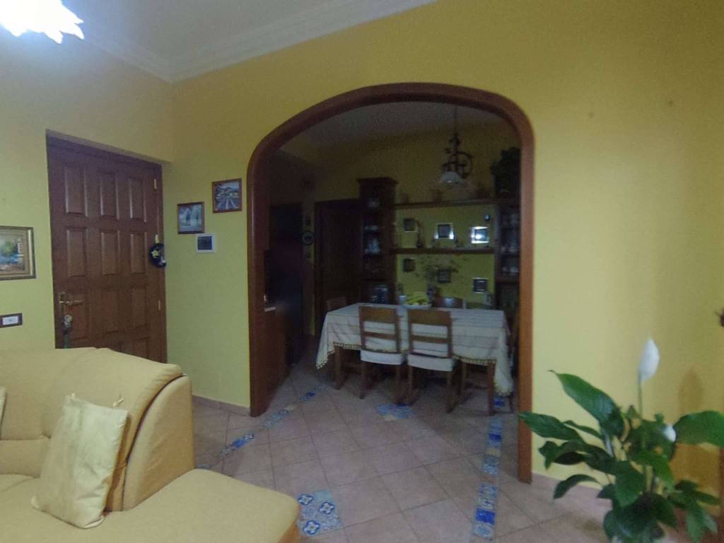 appartamento in vendita a Campofelice di Roccella