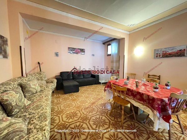 appartamento in vendita a Campofelice di Roccella