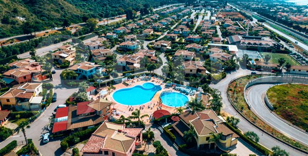 appartamento in vendita a Campofelice di Roccella