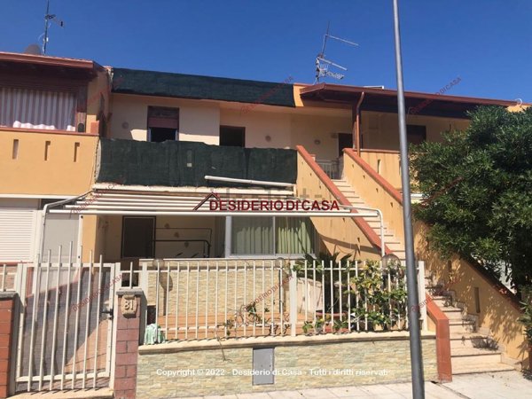 appartamento in vendita a Campofelice di Roccella
