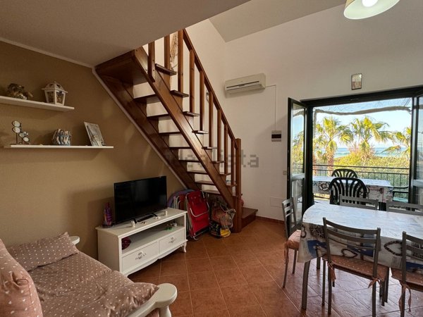 appartamento in vendita a Campofelice di Roccella