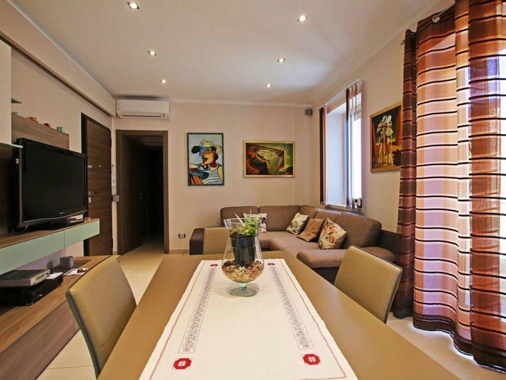 appartamento in vendita a Campofelice di Roccella