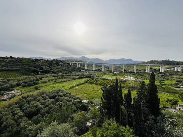 appartamento in vendita a Campofelice di Roccella