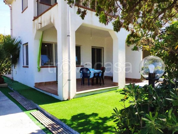 casa indipendente in vendita a Campofelice di Roccella