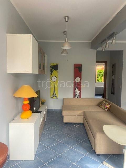 casa indipendente in vendita a Campofelice di Roccella