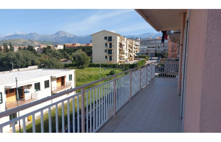 appartamento in vendita a Campofelice di Roccella