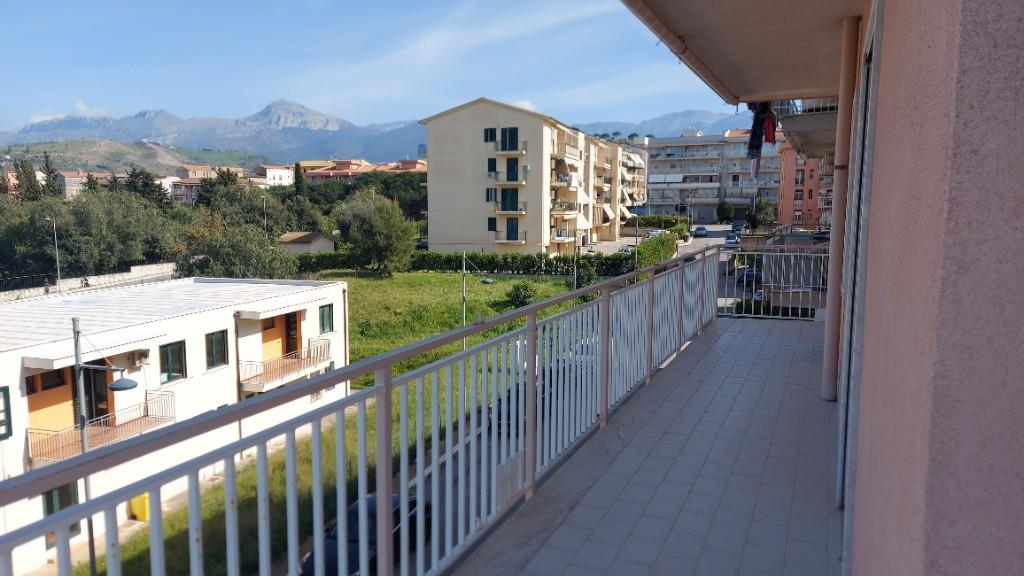 appartamento in vendita a Campofelice di Roccella