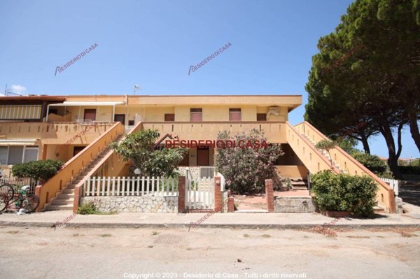 appartamento in vendita a Campofelice di Roccella