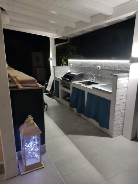 casa indipendente in vendita a Campofelice di Roccella