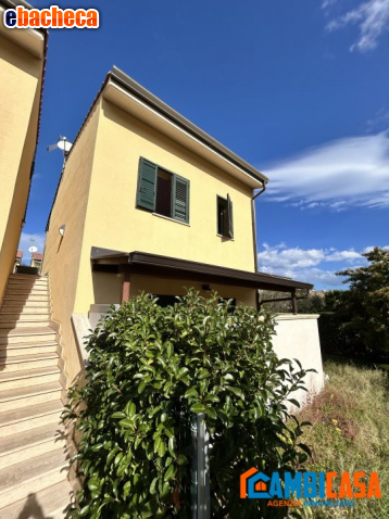 casa indipendente in vendita a Campofelice di Roccella