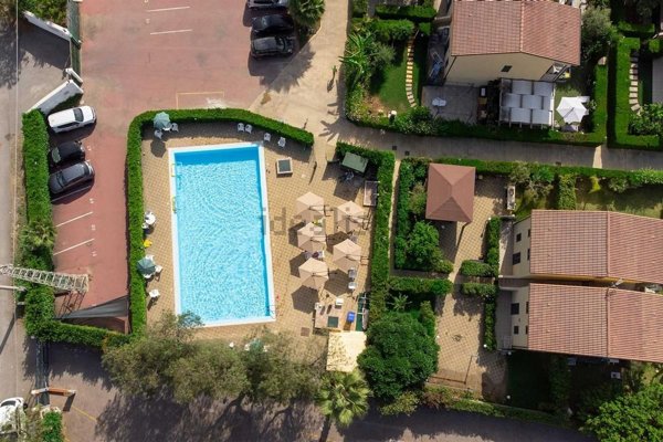 appartamento in vendita a Campofelice di Roccella