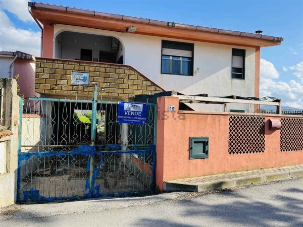 casa indipendente in vendita a Campofelice di Roccella