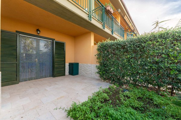 appartamento in vendita a Campofelice di Roccella