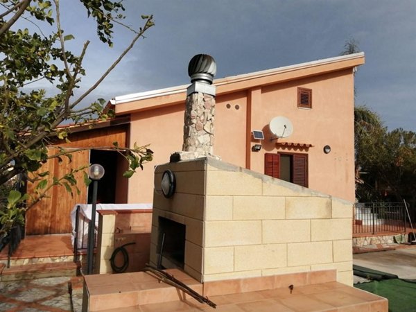 casa indipendente in vendita a Campofelice di Roccella