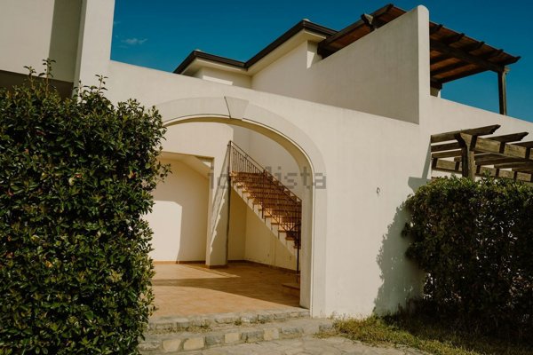 appartamento in vendita a Campofelice di Roccella