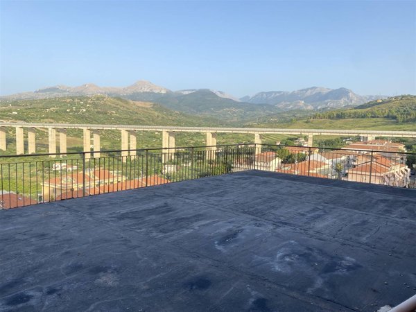 appartamento in vendita a Campofelice di Roccella