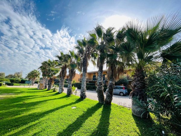 casa indipendente in vendita a Campofelice di Roccella