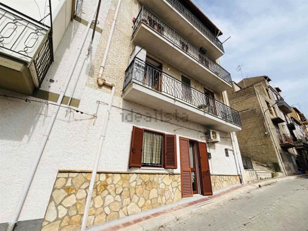 appartamento in vendita a Campofelice di Roccella
