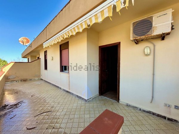 appartamento in vendita a Campofelice di Roccella