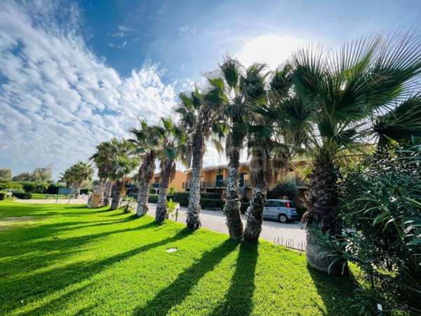 appartamento in vendita a Campofelice di Roccella