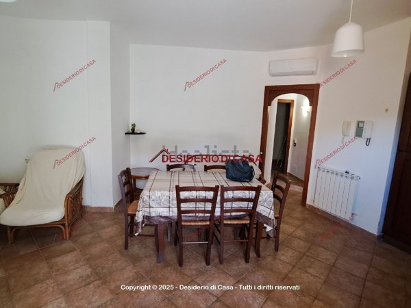 casa indipendente in vendita a Campofelice di Roccella