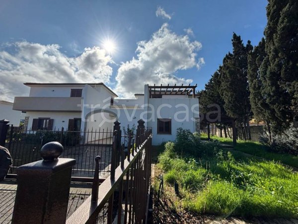 appartamento in vendita a Campofelice di Roccella