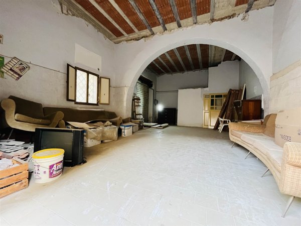 locale di sgombero in vendita a Campofelice di Roccella
