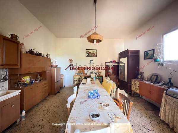 casa indipendente in vendita a Campofelice di Roccella