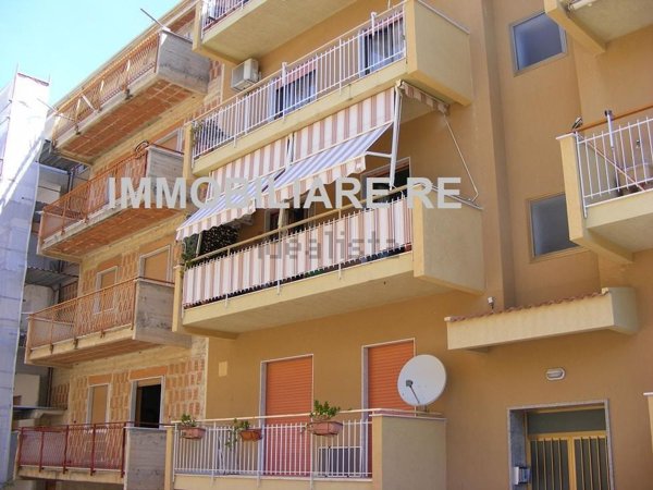 appartamento in vendita a Campofelice di Roccella