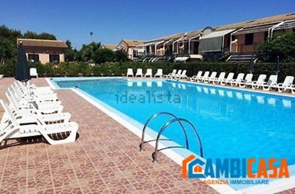 appartamento in vendita a Campofelice di Roccella