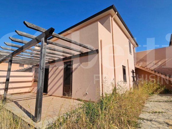 appartamento in vendita a Campofelice di Roccella