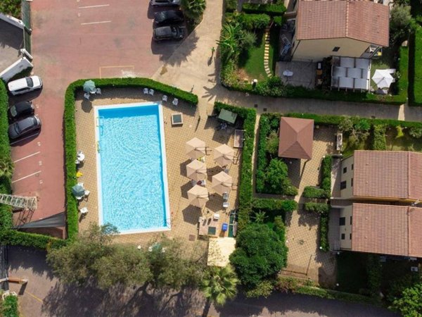 casa indipendente in vendita a Campofelice di Roccella
