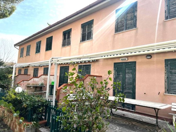 appartamento in vendita a Campofelice di Roccella