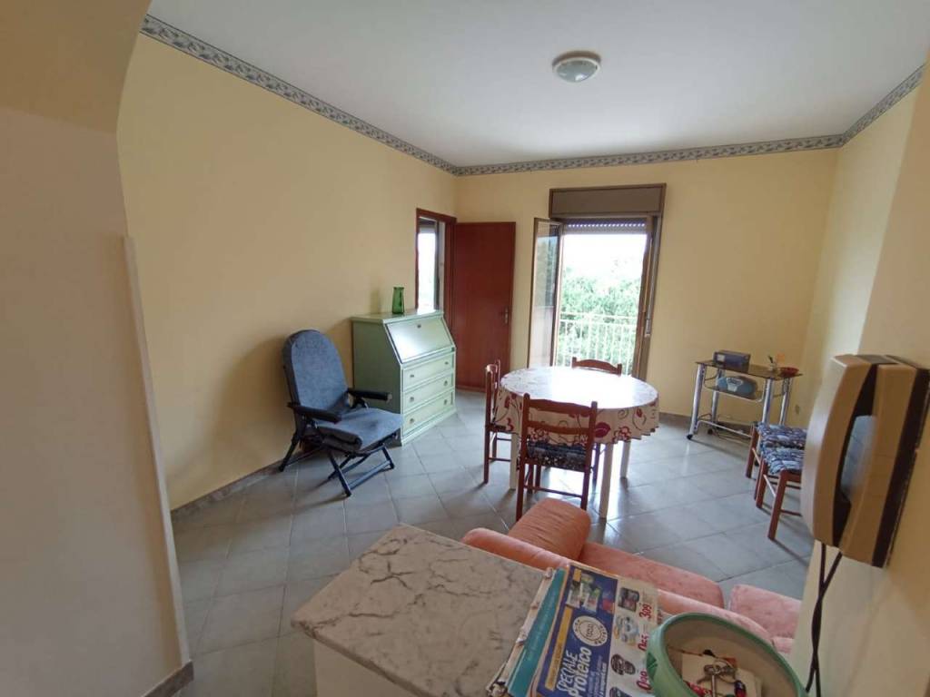 appartamento in vendita a Campofelice di Roccella