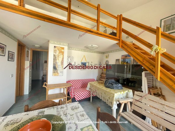 casa indipendente in vendita a Campofelice di Roccella