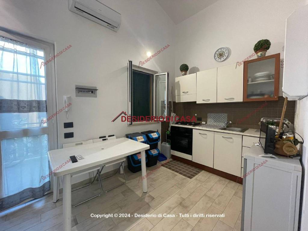 casa indipendente in vendita a Campofelice di Roccella