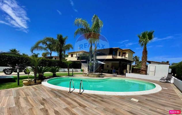 casa indipendente in vendita a Campofelice di Roccella