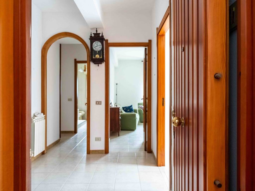 appartamento in vendita a Campofelice di Roccella