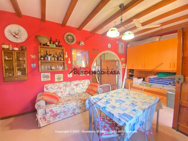 appartamento in vendita a Campofelice di Roccella