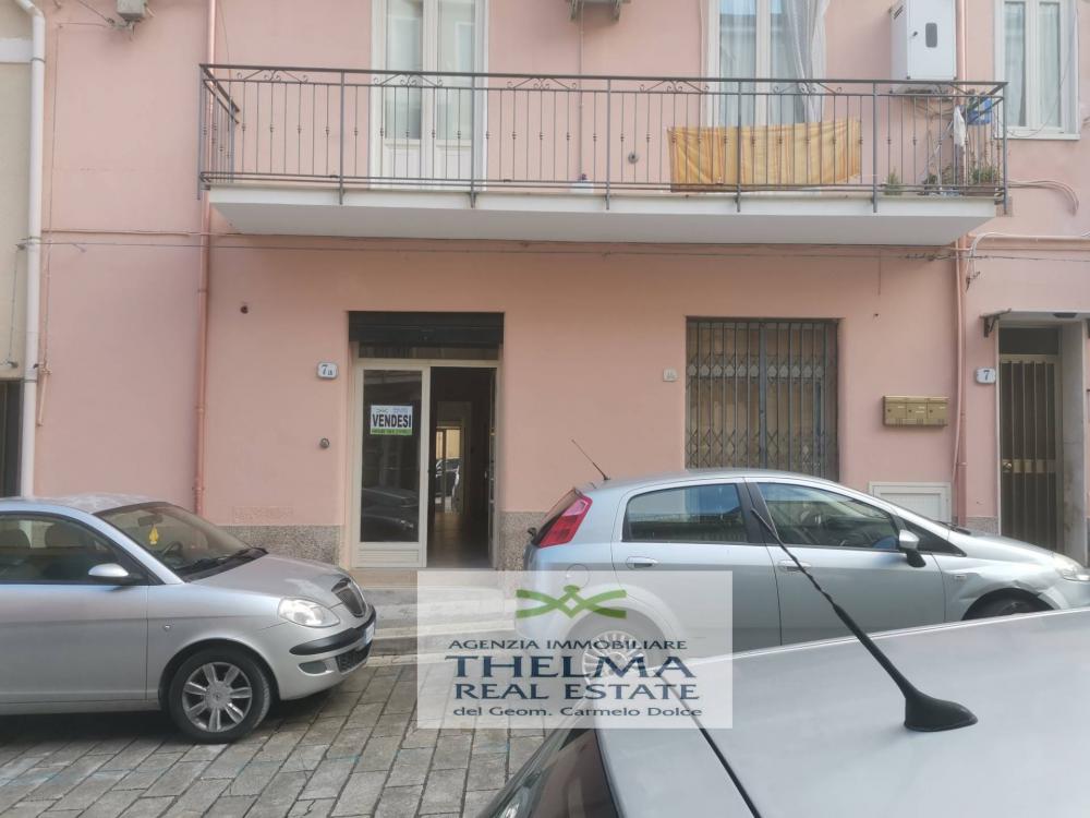 locale commerciale in vendita a Campofelice di Roccella