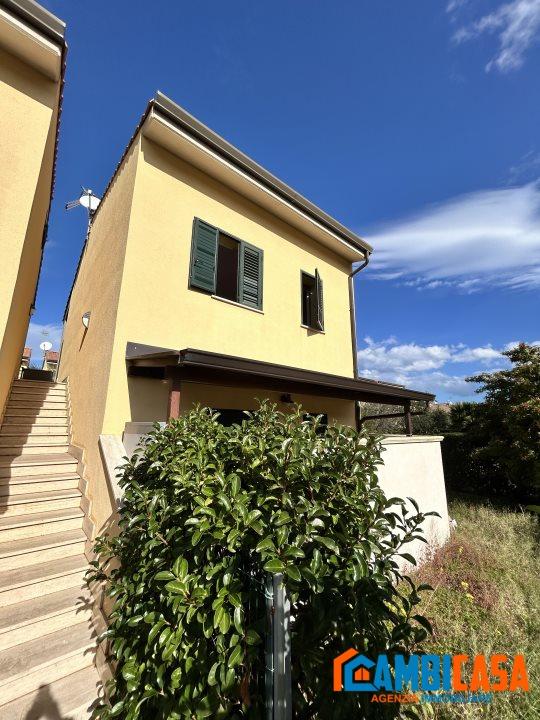 casa indipendente in vendita a Campofelice di Roccella